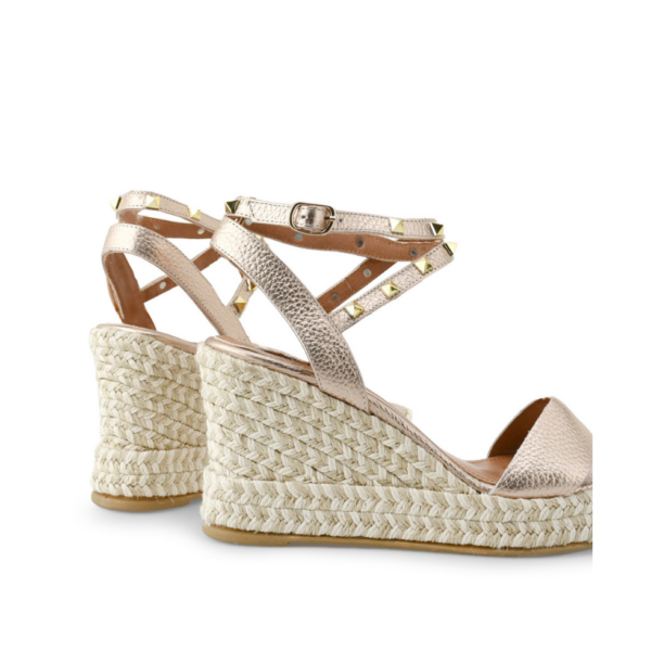TM23S688GLD4.png Marsala G